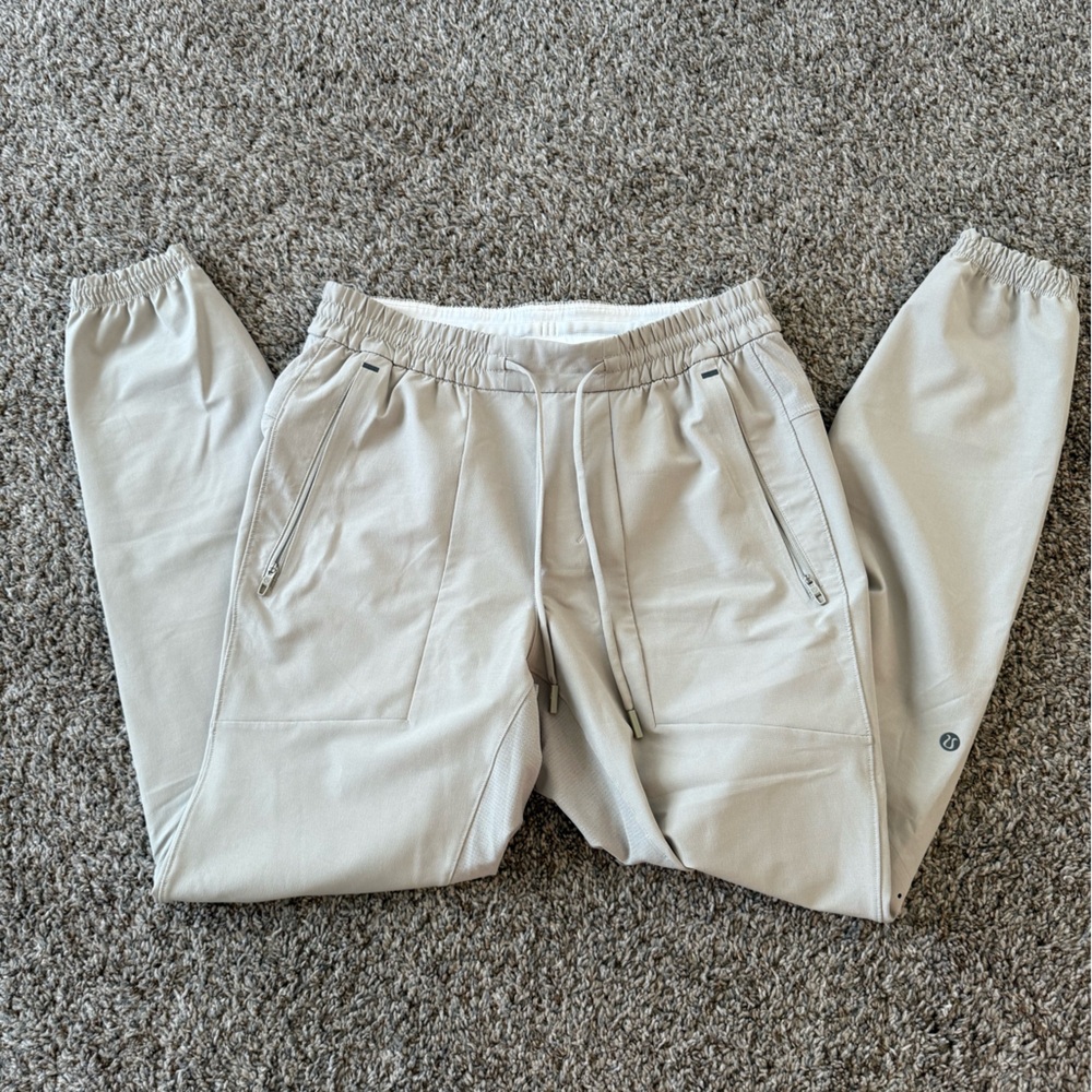 Lululemon license to train jogger
